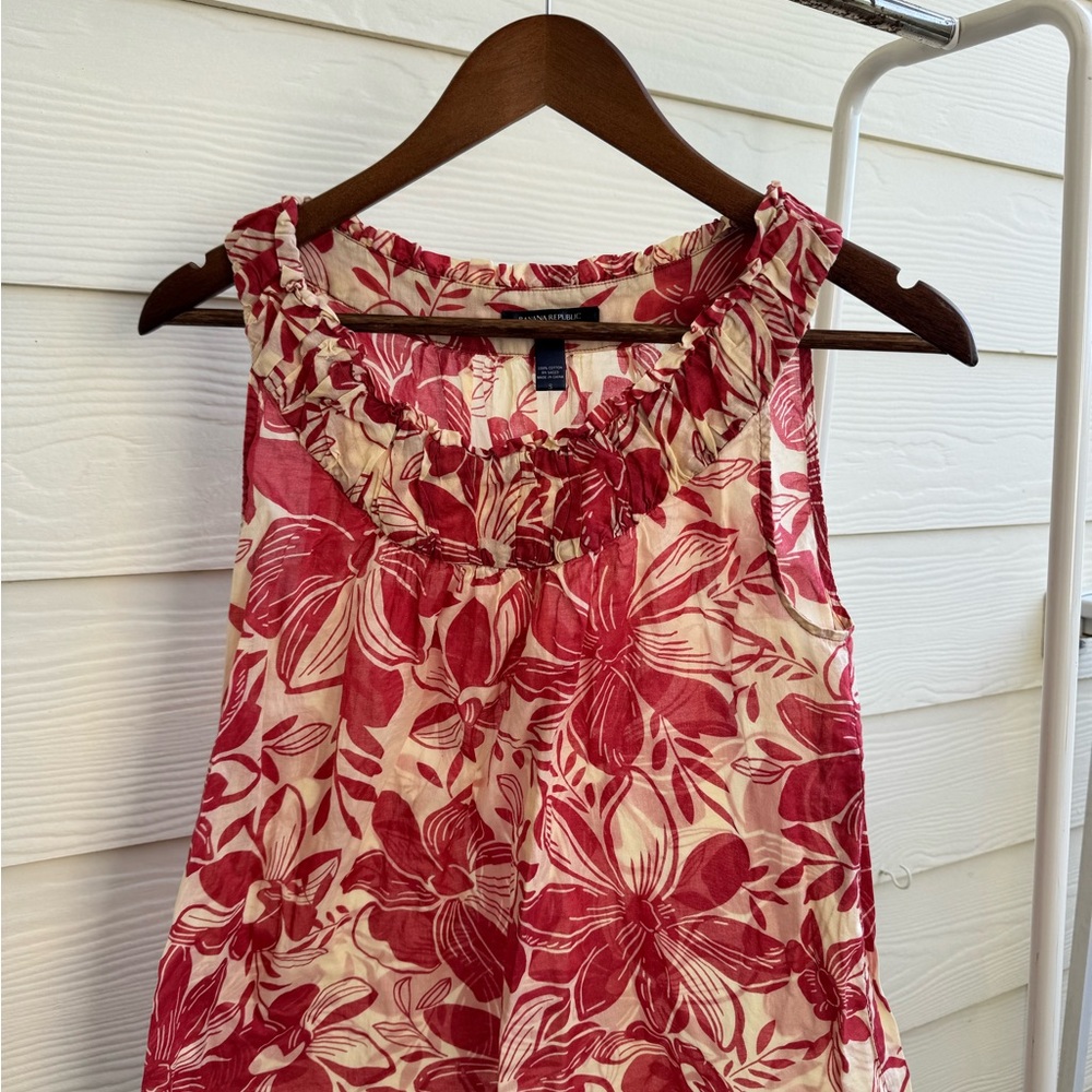 Floral Red and White Women's Top - Banana Republic